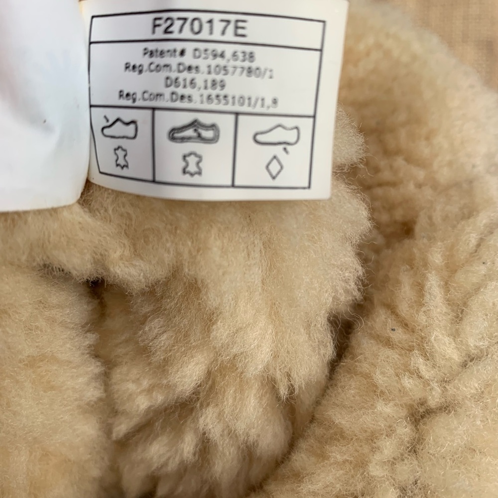 Ugg Bailey Button Boots Size 6 - Picture 12 of 15